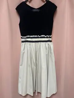 ストロベリーフィールズ 綺麗めフレアワンピース