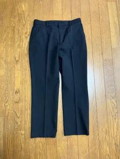 ユニクロ　テーパードパンツ　黒　②