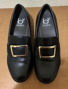 byあしながおじさん黒 バックル付き ローファーパンプスのサムネイル
