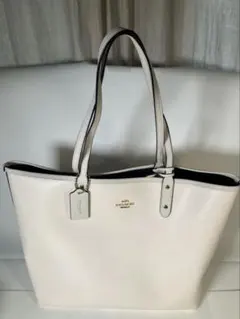 【美品】COACH トートバッグ リバーシブル(ホワイト/ブラック) ポーチ付のサムネイル