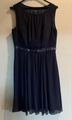 ノースリーブ　ワンピースドレス