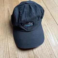 LAKAI ブラックキャップ 刺繍ロゴ付き