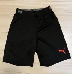 PUMA ブラック ハーフパンツ