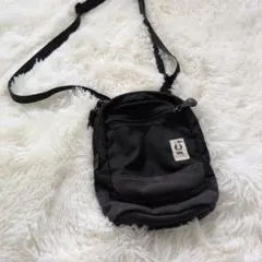 CHUMS ブラックショルダーバッグ