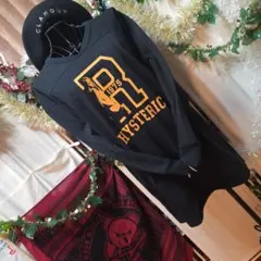 新品未使用ヒステリックグラマーヒスガールプリント切替バクプリVネック長袖黒ワンピ