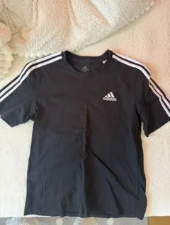 adidas ブラック 半袖Tシャツ