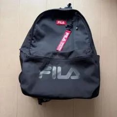 FILA フィラ リュックサック バックパック ブラック ロゴチャーム付きのサムネイル