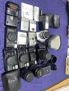 YASHICA ELECTRO 35 フィルムカメラ、ストロボ、三脚　3点セット YASHICA ELECTRO 35 フィルムカメラ、ストロボ、三脚 3点セット - メルカリ