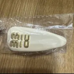 miumiu バレッタ　ヘアクリップ　ヘアピン　ベビーピンク　薄ピンク