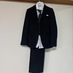 スーツ　キッズ140サイズ　黒　白シャツ&ネクタイ付き