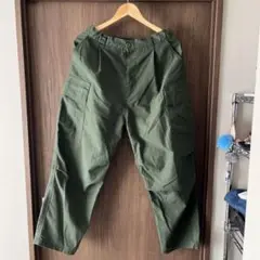 【美品】※価格交渉可能カーキパンツ