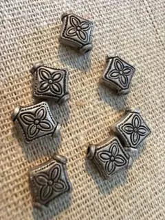 手芸 未使用 パーツ アクセサリー ビーズ ボタン 金属製 7個