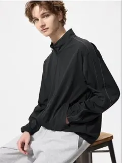 ユニクロ　ウルトラストレッチアクティブトラックジャケット