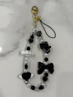 ハローキティ フォンストラップ ブラック　エンジェル　キティ