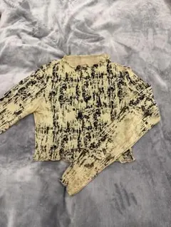 長袖クロップドトップ