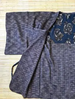 脱いでもかっこいい大人の渋め道行コート