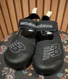 ニューバランス　サンダル　ブラック　22㎝