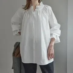 【美品】SLOBE IENA 無地 ホワイト　タイプライターフリルカラーブラウス