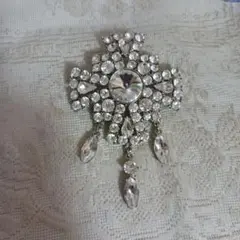 キラキラ ビジュー ブローチ