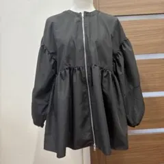 【新品】フリルブラックジャンパーのサムネイル