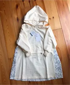 新品タグ付き アプレレクール バック花柄パーカーワンピース