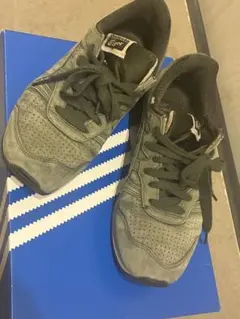 オニツカタイガー　モスグリーン