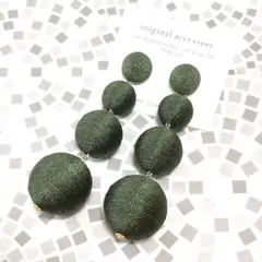 【大ぶり】ボンボンピアス♡カーキ
