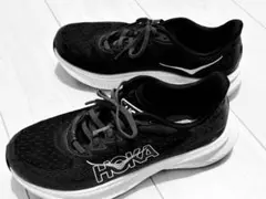 HOKA ランニングシューズ 黒のサムネイル