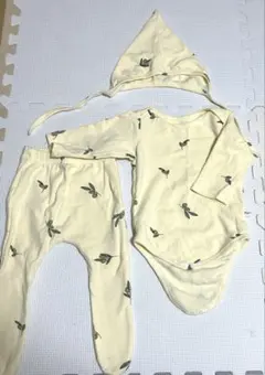 ロンパース・パンツセット クリーム色