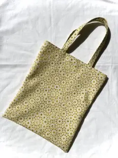 ちょっと大きめ　ペタンコトートバッグ イエロー