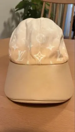 ルイヴィトン キャップ LV アイコニック ベージュ Mサイズ - メルカリ