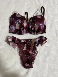 エメフィール 廃盤レア　サテン花柄ブラジャーTショーツセット　C70/M