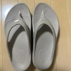 OOFOSのサムネイル