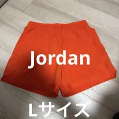 Jordan オレンジ ショートパンツ
