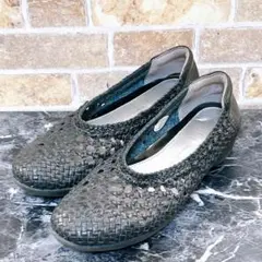 【2778】✨美品✨fitfit 手編みレザーメッシュ　パンプス　ブラックのサムネイル