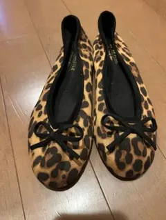 週末セール　ヒョウ柄フラットシューズ リボン付き