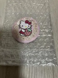 ハローキティ サンリオ刺繍缶バッジ