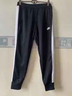 Nike ナイキ　ブラック トレーニングパンツ　Mサイズ