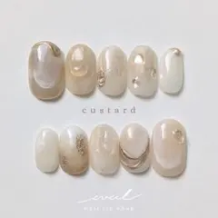 ネイルチップ　ニュアンスネイル　ベージュ　アイボリー　淡色　ゴールド　ぷっくり