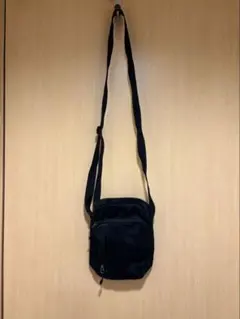 Nike ブラック ショルダーバッグ