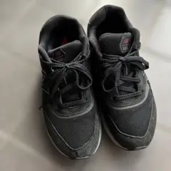 New Balance 880 ブラック スニーカー