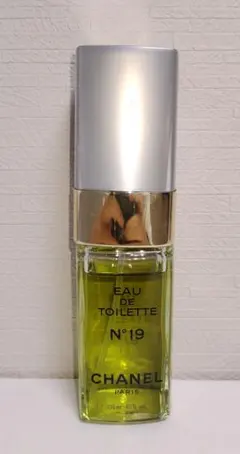 CHANEL シャネル　No.１９　オードトワレ　香水