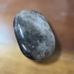 モリオン　水晶混じり　虹あり　キラキラあり　パームストーン②