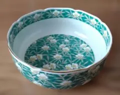 有田焼　明宝窯　盛鉢　6.5寸　緑彩山茶花