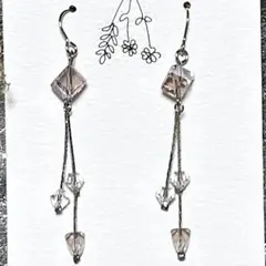 薄紫のクリスタルビーズ ロングピアス／イヤリング《No.118》