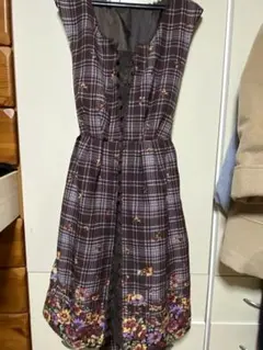 axes femme ひざ丈ワンピース