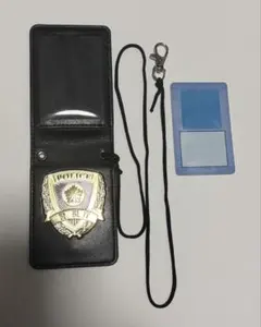 警察手帳 撮影用 レプリカ 紐付き 個人装備 - メルカリ