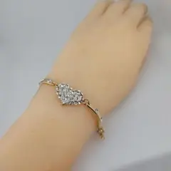 ハート型クリスタルブレスレット
