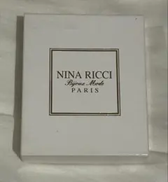 nina ricci ヴィンテージゴールドネックレスのサムネイル