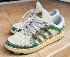 adidas スニーカー 迷彩柄